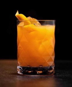 Mango Floral, cocktail con licor Nojae